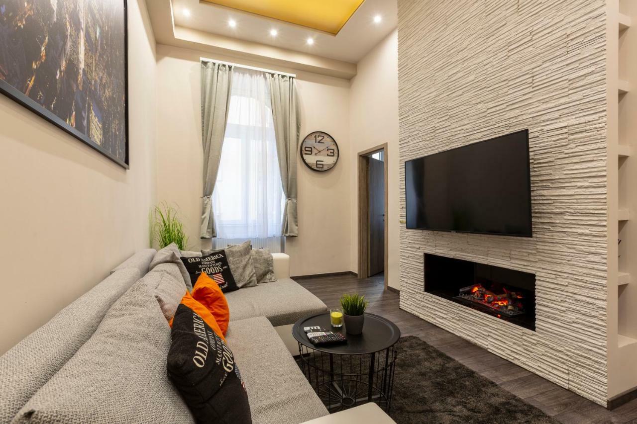 Deluxe Downtown Home 2 Bedrm, 2 Bathrm Budapest Extérieur photo