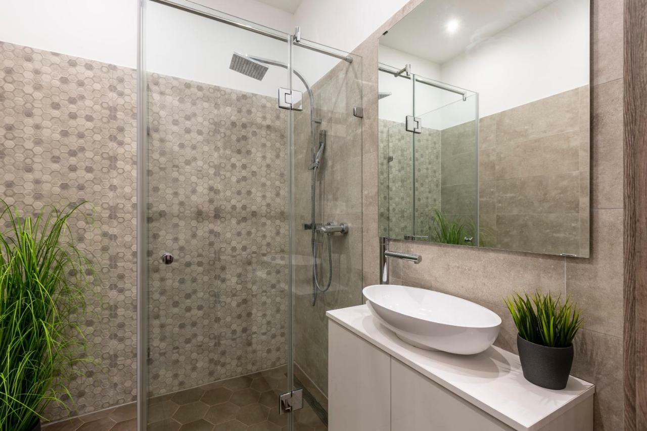 Deluxe Downtown Home 2 Bedrm, 2 Bathrm Budapest Extérieur photo