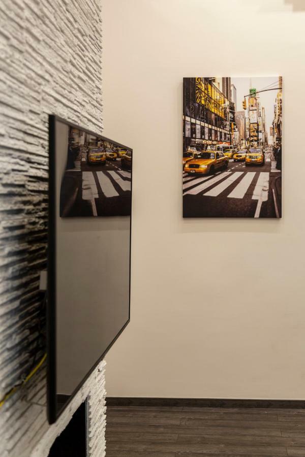 Deluxe Downtown Home 2 Bedrm, 2 Bathrm Budapest Extérieur photo