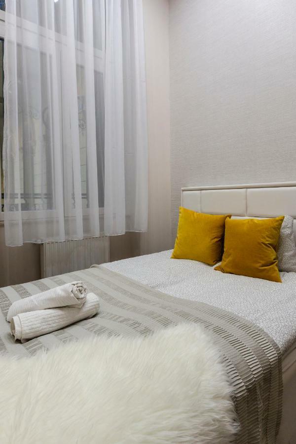 Deluxe Downtown Home 2 Bedrm, 2 Bathrm Budapest Extérieur photo
